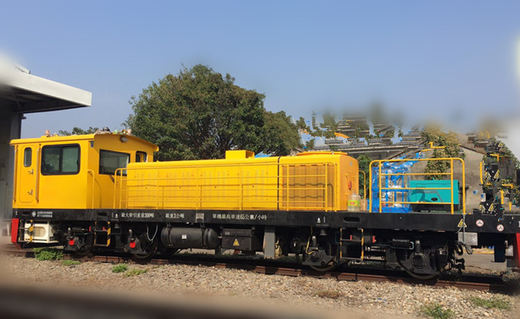 KTMC-2 Hanging the Support Pole of Catenary Vehicle